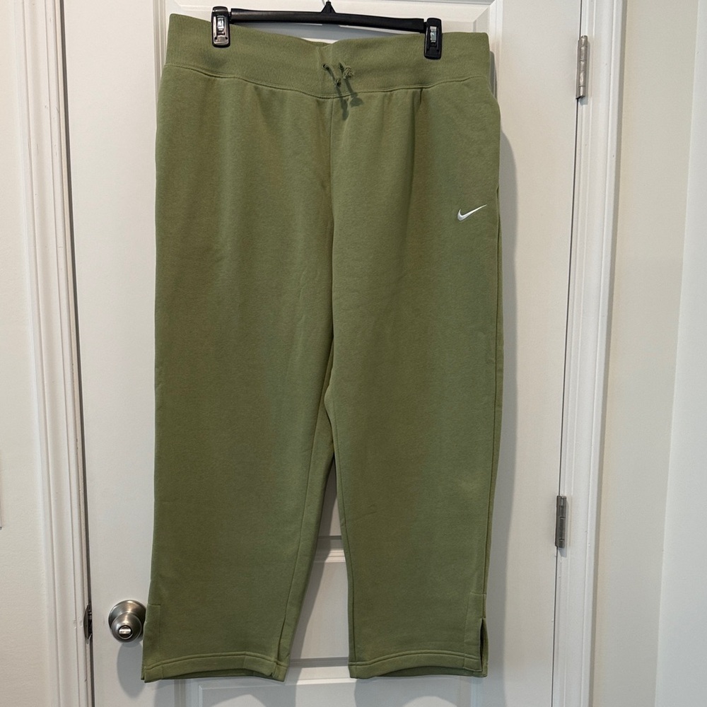 Nike Women’s Olive Drawstring Fleece Joggers